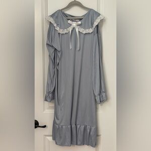 Elegant Gray Long-Sleeve Dress